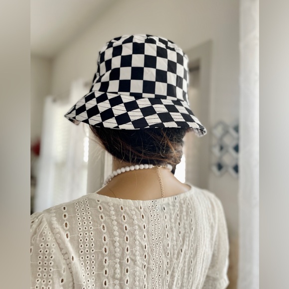 Chicago Bulls Basketball White Checkered Bucket Hat - Picture 4 of 7